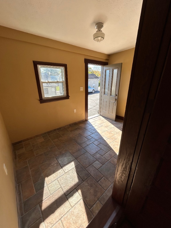 Building Photo - 96 E Franklin St