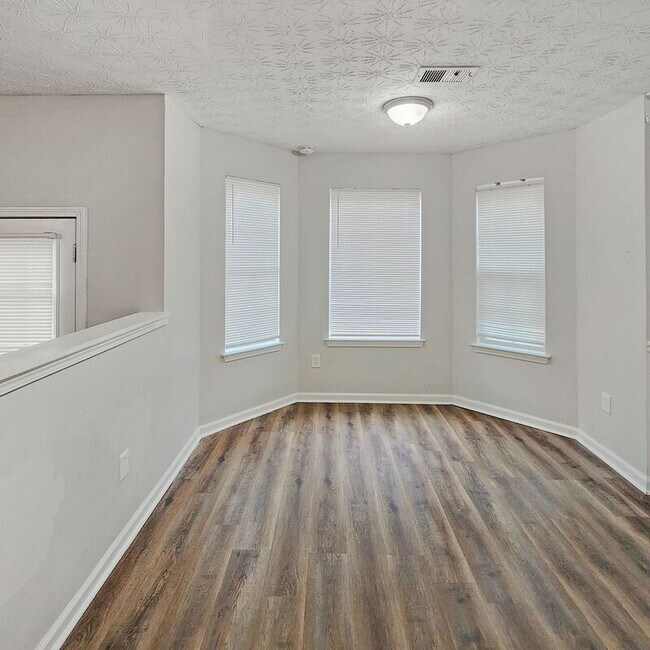 Building Photo - 6870 Old Bethsaida Way
