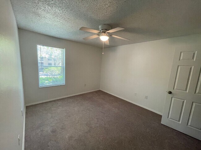 Building Photo - 627 Dory Lane Unit 104