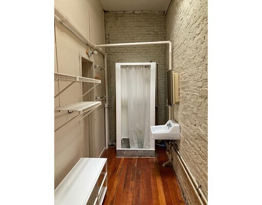 Building Photo - 48 Charles St