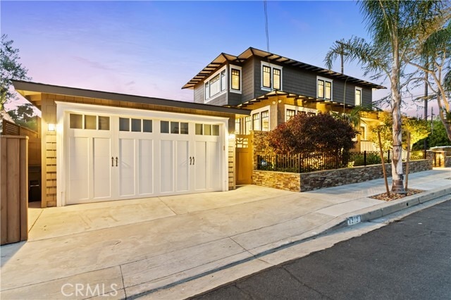 Building Photo - 1212 W Arbor Dr