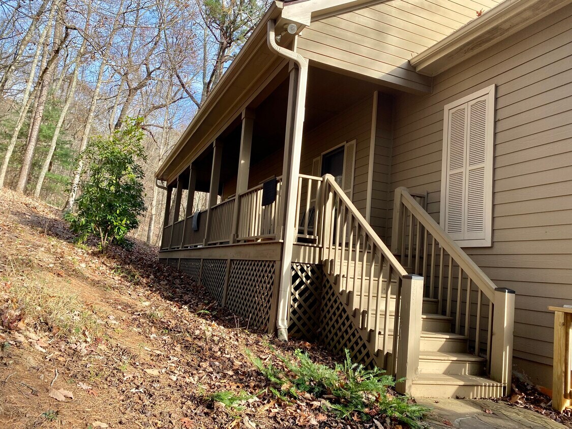 175 Yellow Root Dr, Dawsonville, GA 30534 House for Rent in