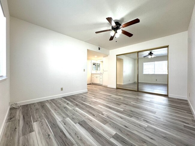 Building Photo - Cozy 2-Bedroom Condo in La Verne