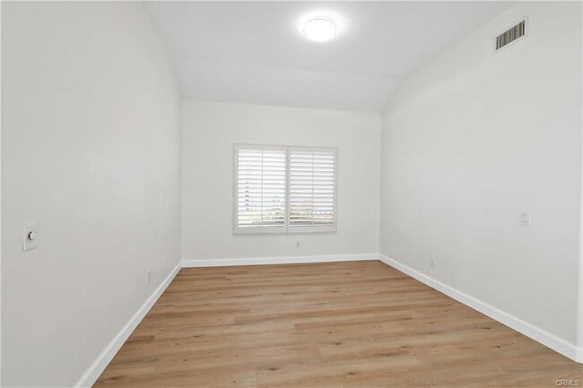 Building Photo - 34152 Cambridge Rd