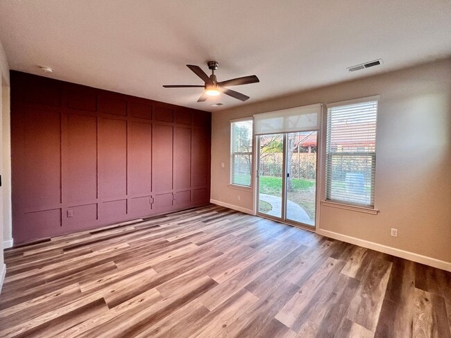 Building Photo - $2,895 Barstow & De Wolf, 4 Bedroom House - Dennis Ave. Clovis / Energy Efficient Smart Home