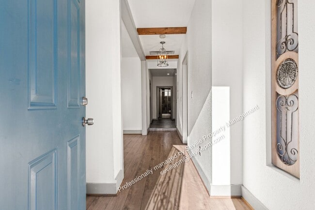 Building Photo - MOVE IN READY well-maintained 3BR/2BA home