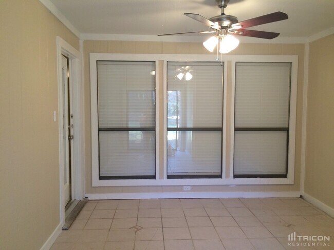 Foto del edificio - 704 Sunrise Ct