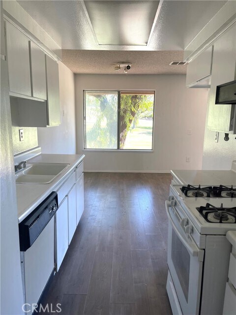 Foto del edificio - 1525 Walnut Leaf Dr