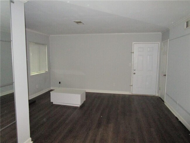 Foto del edificio - 4003 Wingate Way