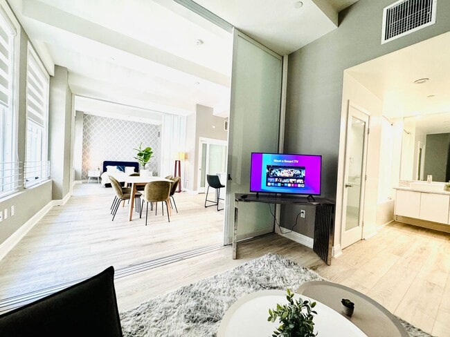 Interior Photo - HWH Luxury Living