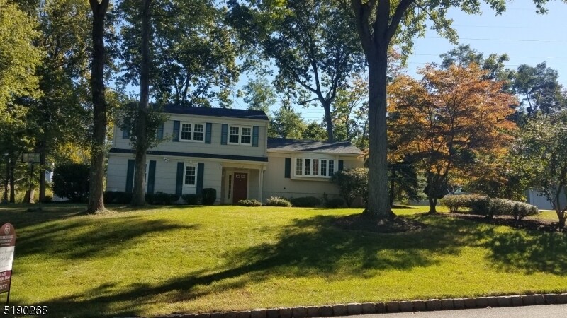 Primary Photo - 42 Stonewyck Rd