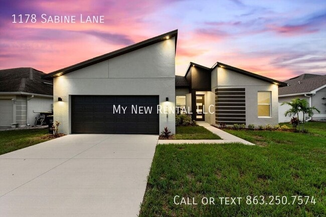 Building Photo - 1178 Sabine Ln