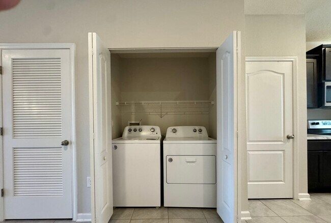 Foto del edificio - 3992 Village View Ln