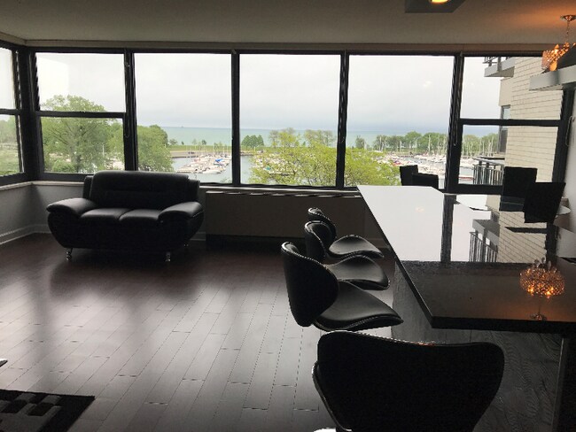 Foto del edificio - 3440 N Lake Shore Dr