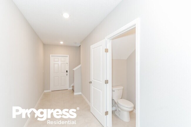 Building Photo - 2281 Treesdale Ave