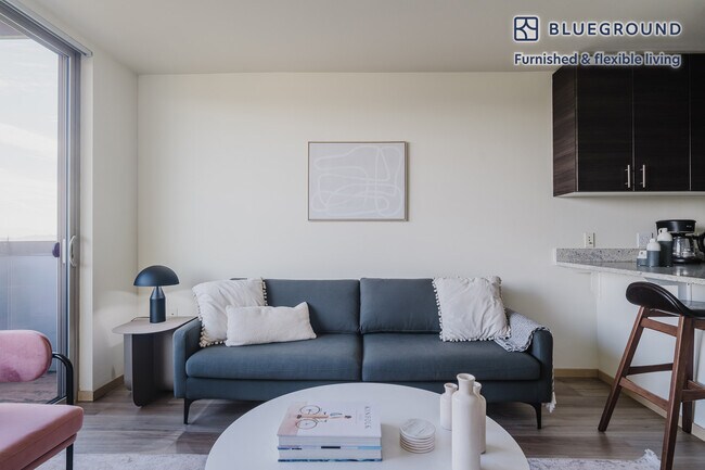 Foto del edificio - 4219 S Othello St