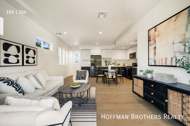 Foto del edificio - 6084 1/2 W 18th St-