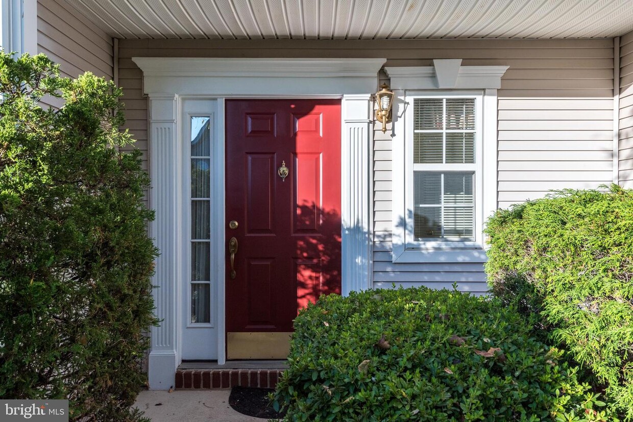Primary Photo - 402 Aqueduct Dr