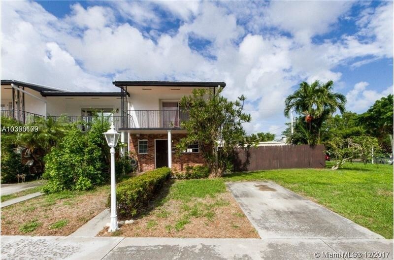 Foto principal - 2293 NE 122nd St