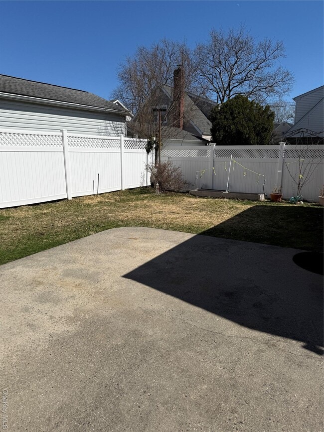 Building Photo - 660 S 10th St