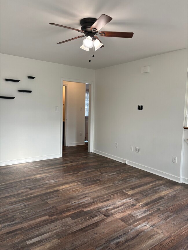 Foto del edificio - 10011 Highview Ave