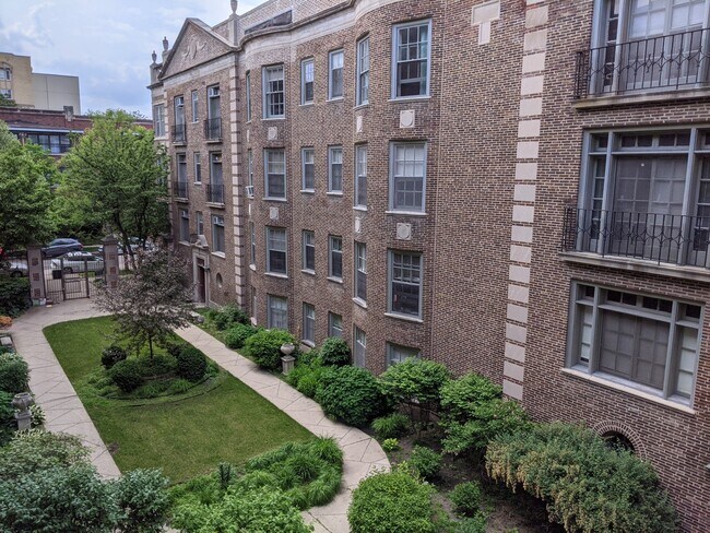 Foto del edificio - 905 Elmwood Ave