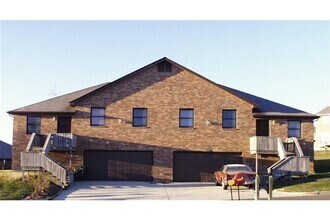 Building Photo - 691-693 Donald Dr