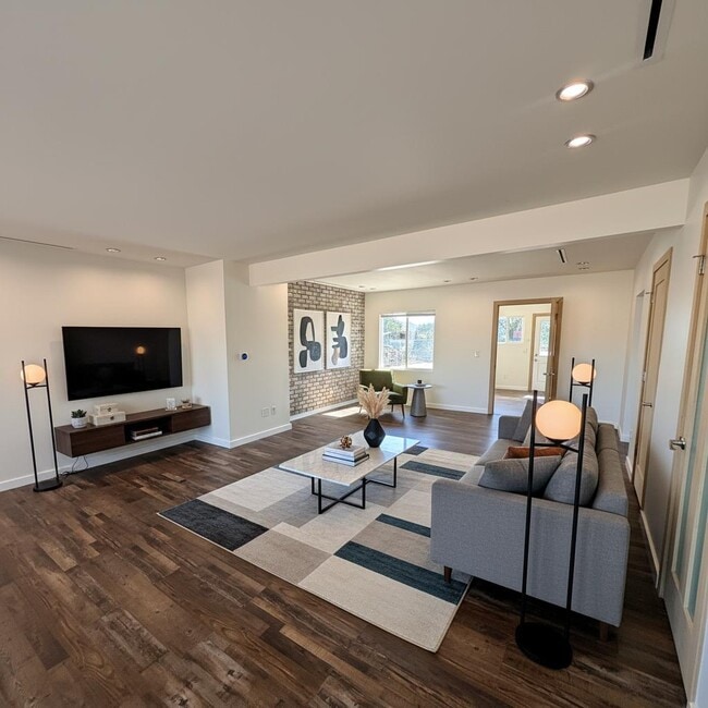 Photo - 13851 Santa Ana Ave House