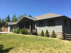 Building Photo - 7784 Stagecoach Dr