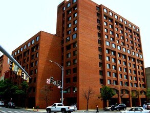 Building Photo - 2 N Main St
