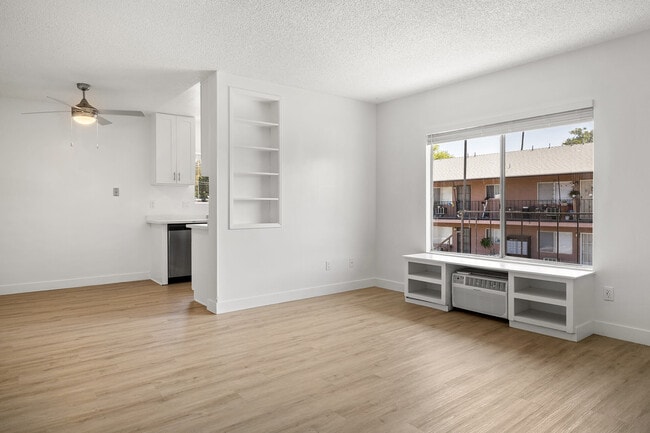 Building Photo - Valle at 9061 Kenwood