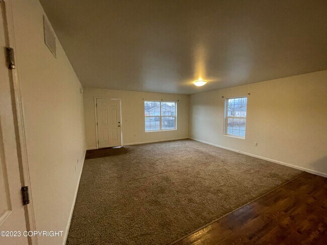 Foto del edificio - 3698 S Lansing Rd