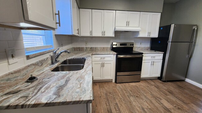 Foto del edificio - Updated 4/1 in Plant City- Move in Ready