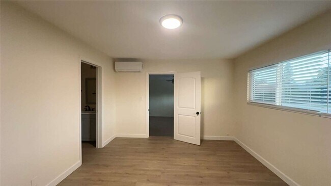 Foto del edificio - 5930 Avon Ave