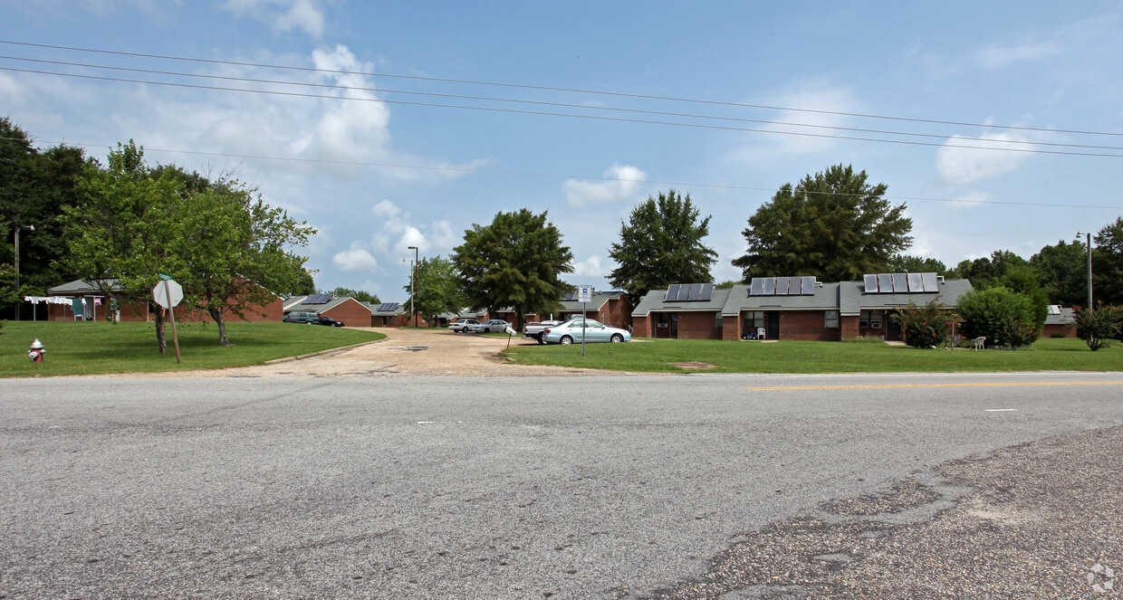 Primary Photo - 112-122 Youngwood Rd
