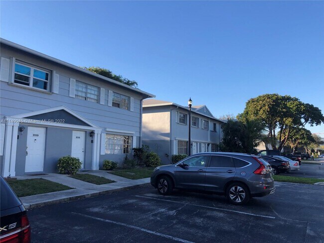 Building Photo - 1821 SW 81st Ave