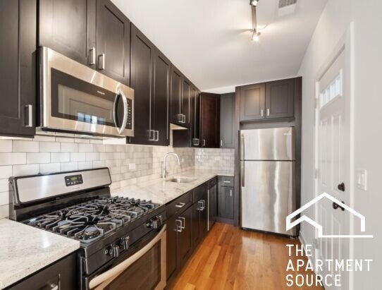 Photo - 2207 W Eastwood Ave Apartment