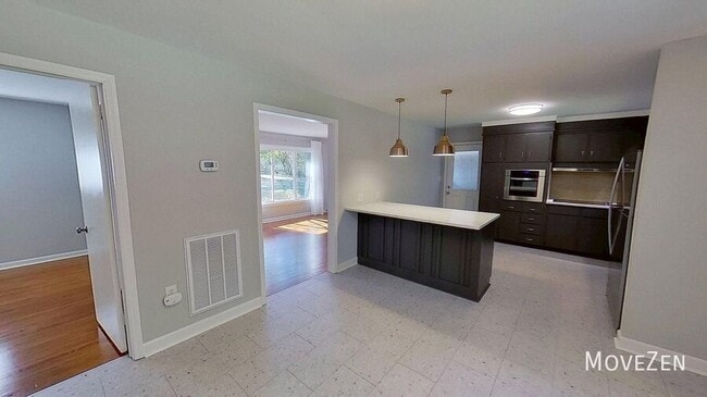 Foto del edificio - 3523 Enfield Rd