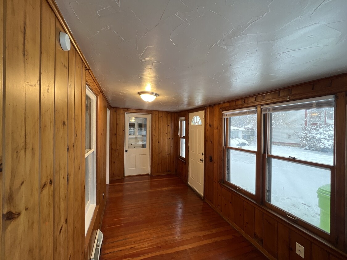 Foto principal - 353 Prospect Ave