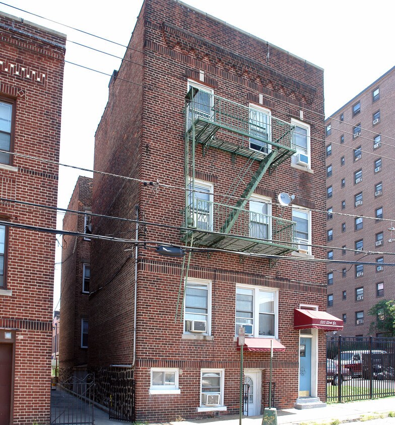 Building Photo - 520 52nd St