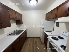 Building Photo - 2811 Andes Dr