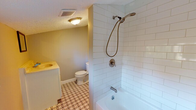 Building Photo - 3063 W 47th St