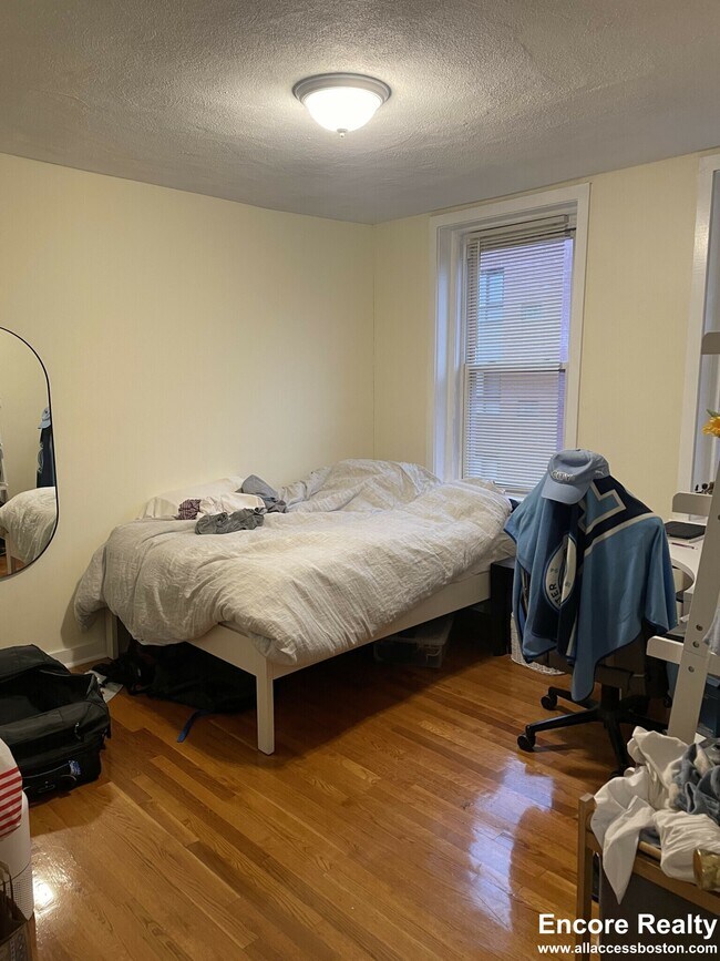 Foto del edificio - 145 Endicott St