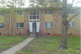Building Photo - 1635 Line Cir