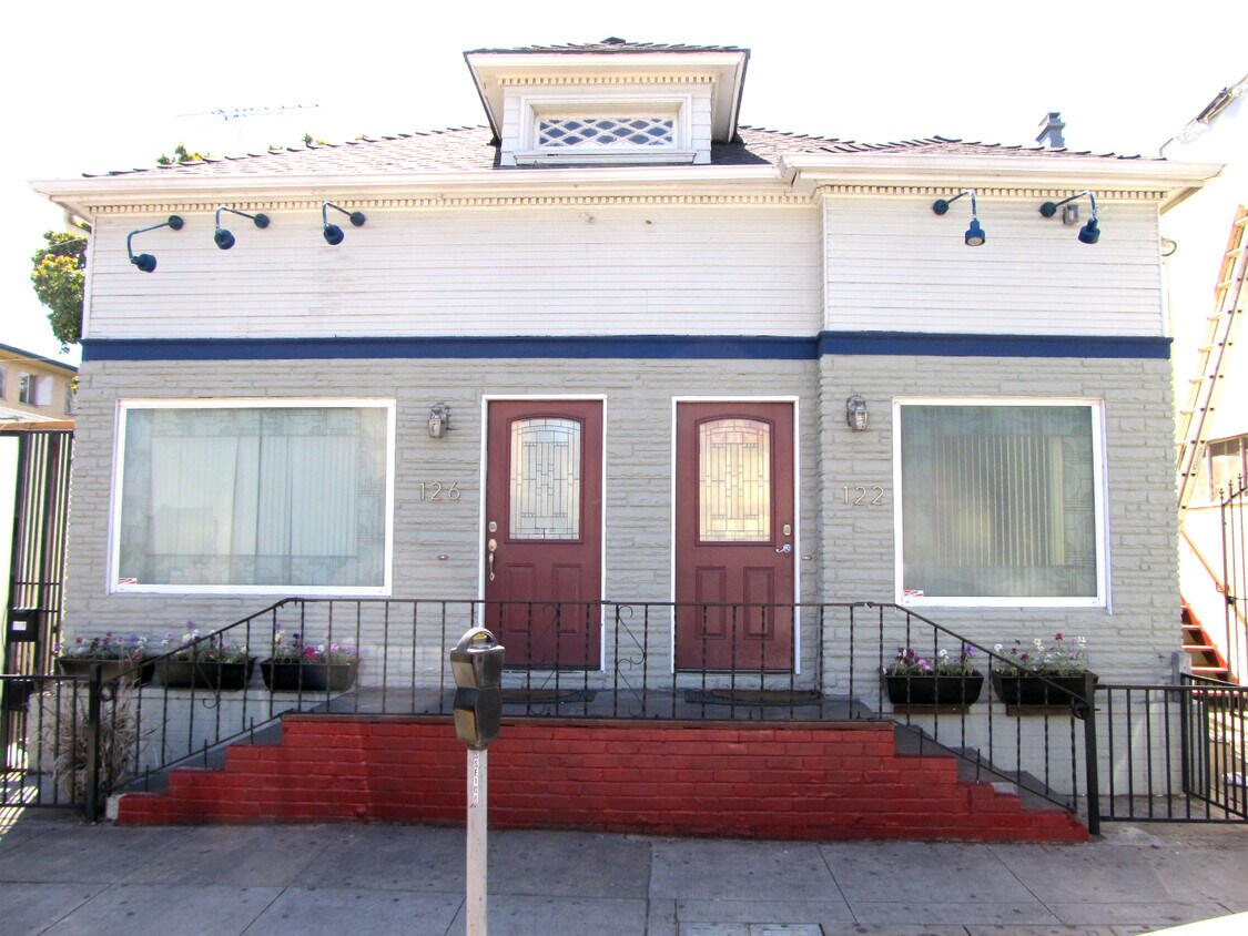 Primary Photo - 122 E San Salvador St