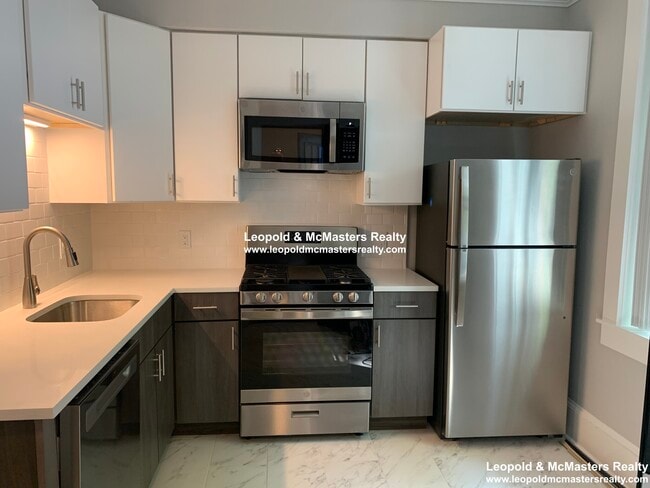 Building Photo - 130 Longwood Ave