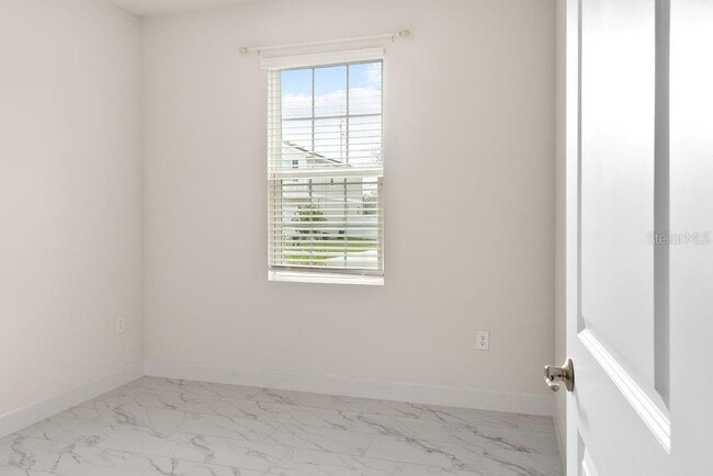 Building Photo - 1072 River Otter Wy