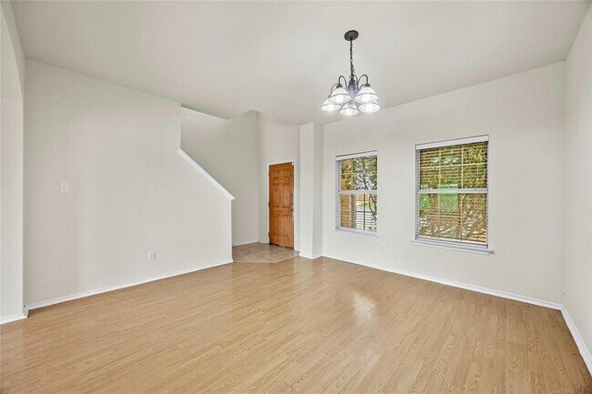 Foto del edificio - 2101 Rachel Ln