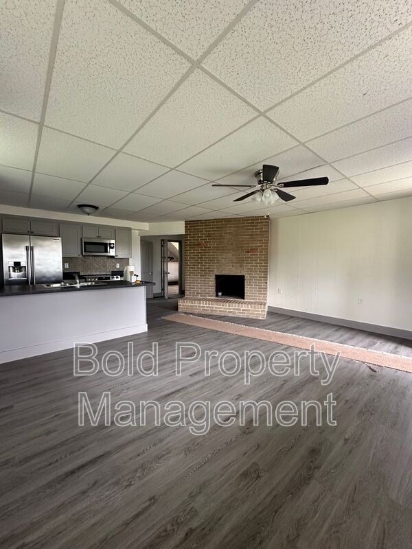 Building Photo - 671 Rexmont Rd