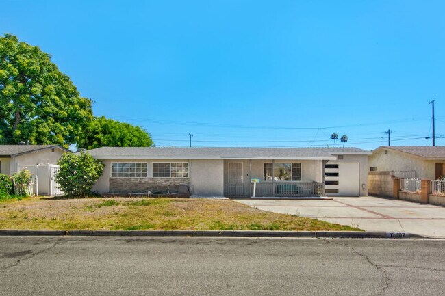 Foto del edificio - 12602 Citruswood Ave